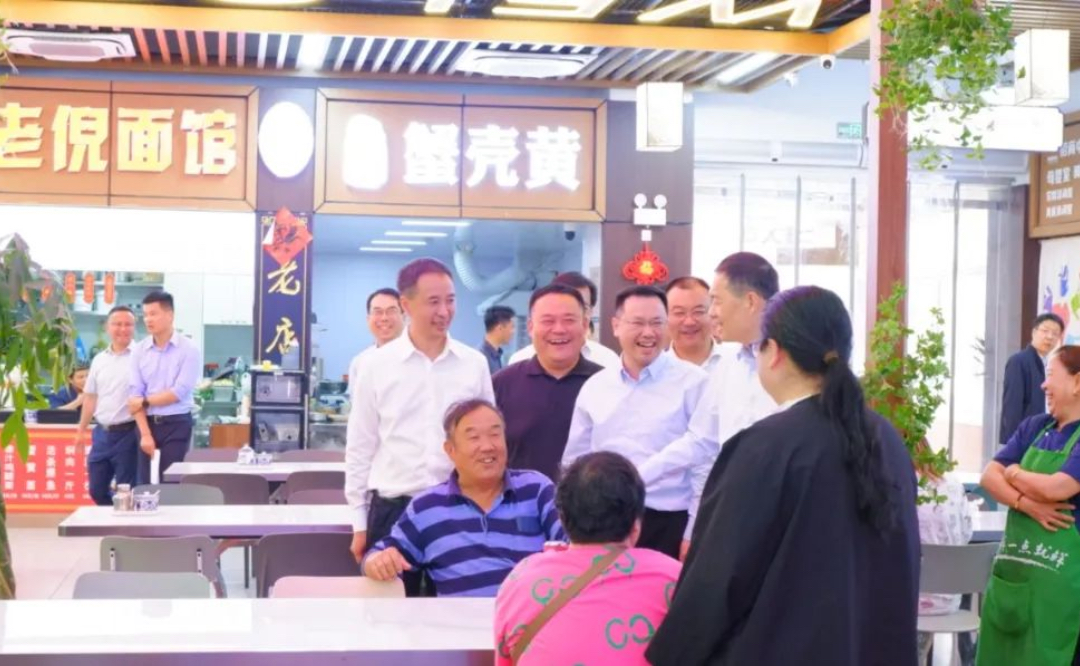 保障民生供應(yīng)，守護(hù)群眾 “菜籃子”?——蘇州市委領(lǐng)導(dǎo)視察月泊灣·壹號(hào)菜市場(chǎng)